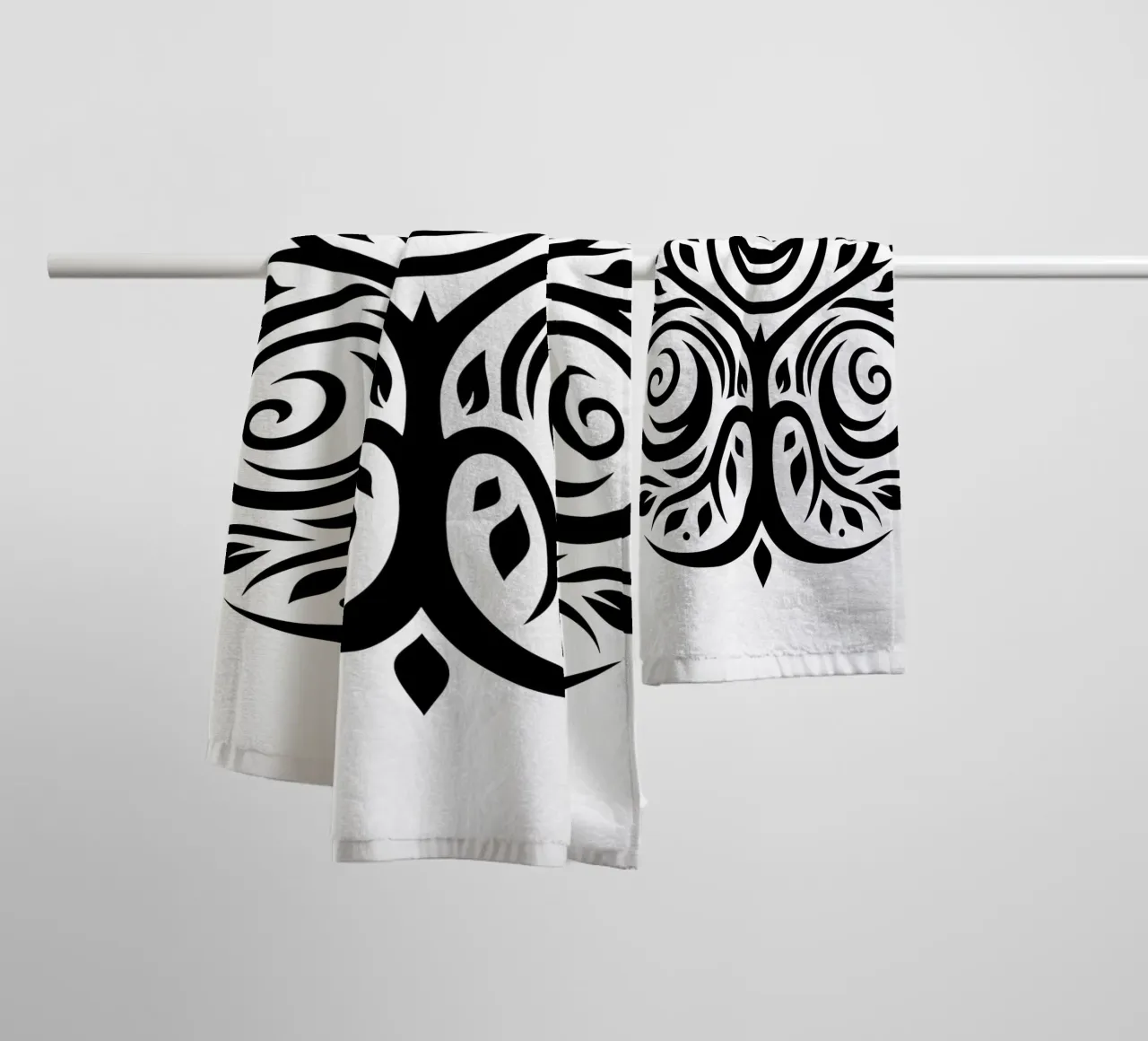 Mandala in bianco e nero asciugamano da bagno da Spiritual Touch