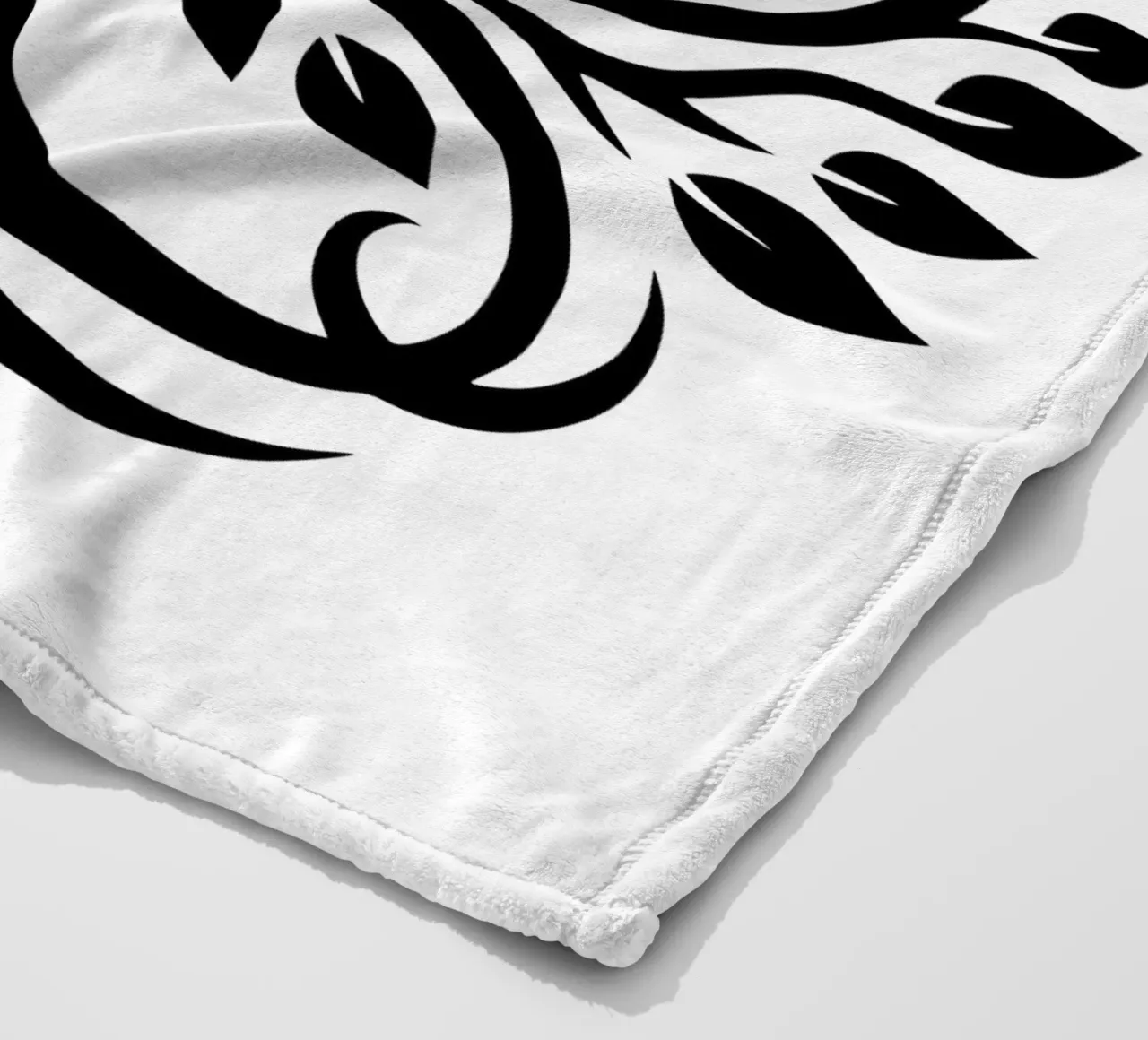 Mandala in bianco e nero coperta in pile da Spiritual Touch