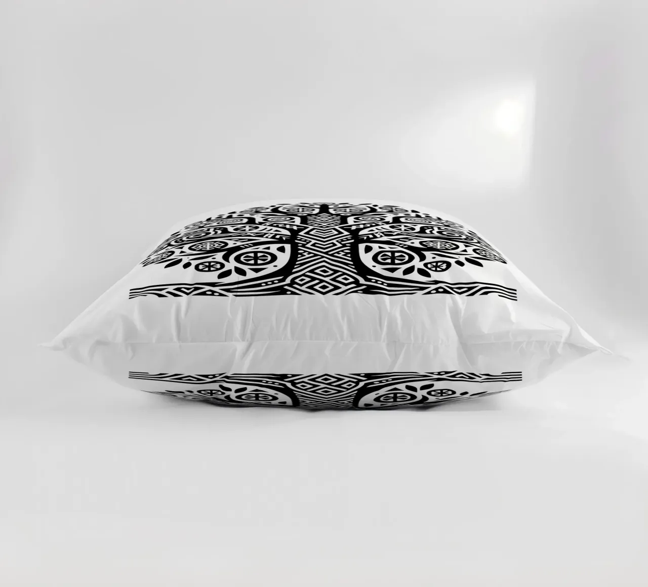 Mandala in bianco e nero cuscino da Spiritual Touch