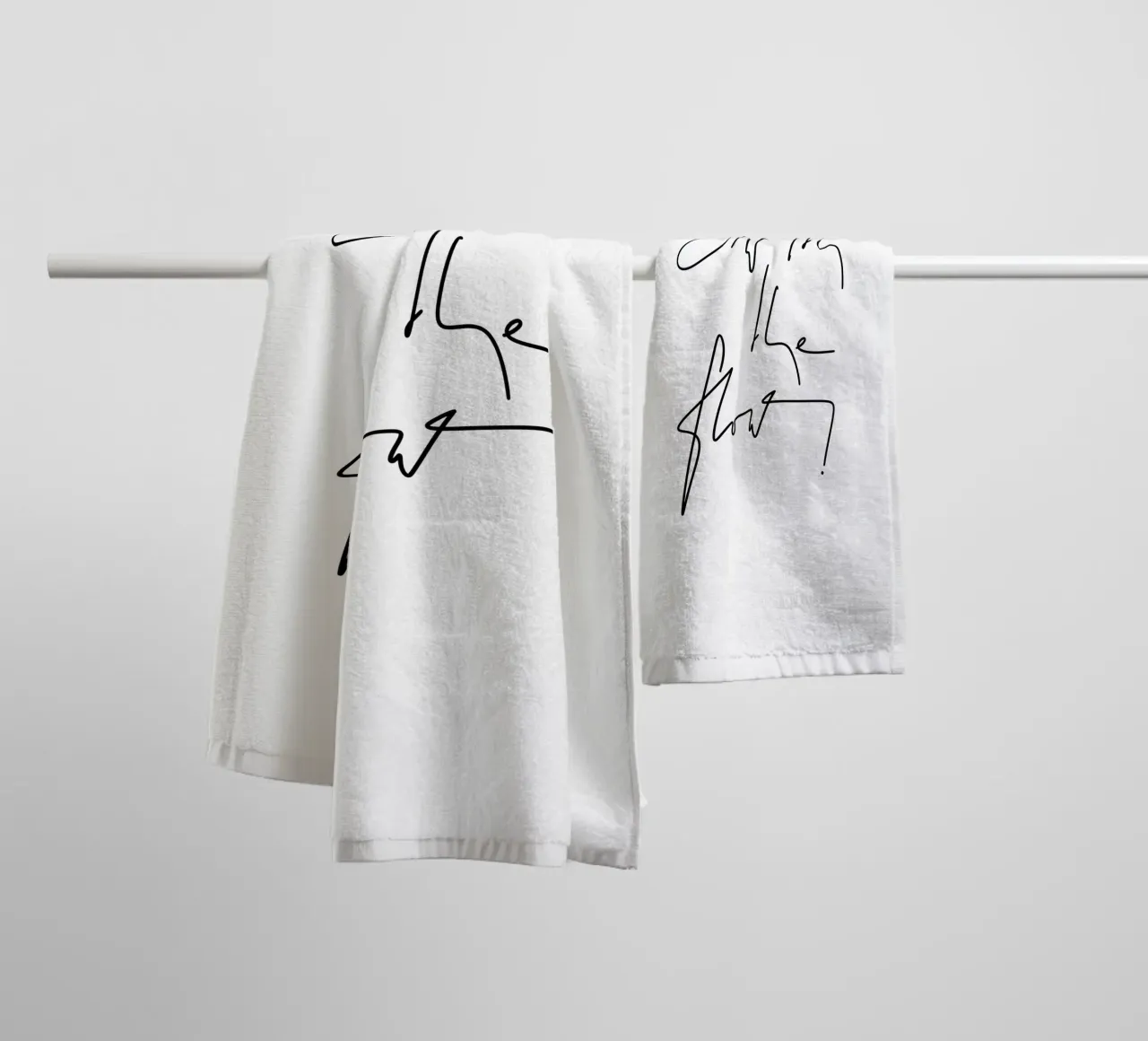 Go with the flow! badhanddoek van LIMITED EDITION LETTERS
