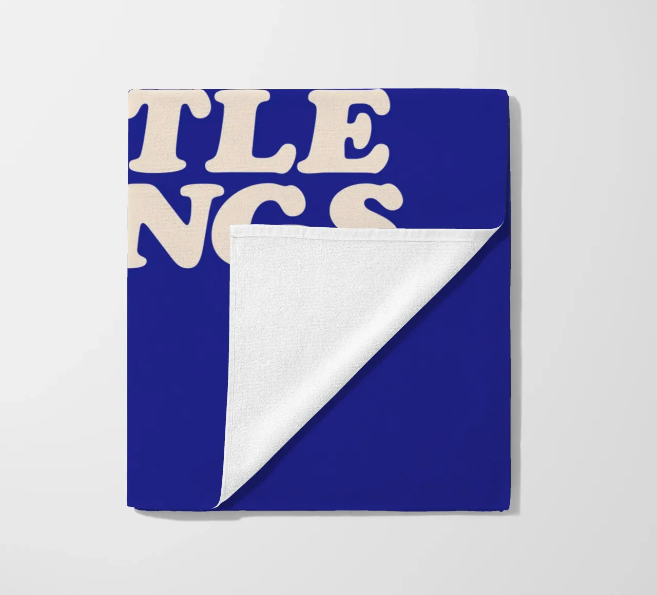 Godetevi le piccole cose Design tipografico positivo telo mare da THE MOTIVATED TYPE