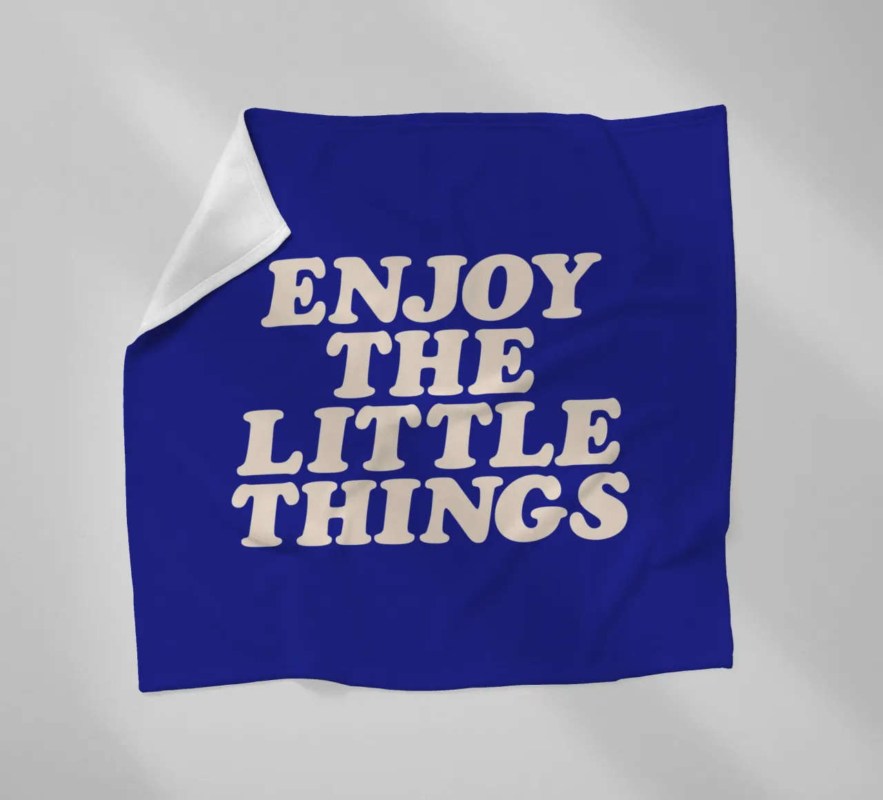 Godetevi le piccole cose Design tipografico positivo coperta in pile da THE MOTIVATED TYPE