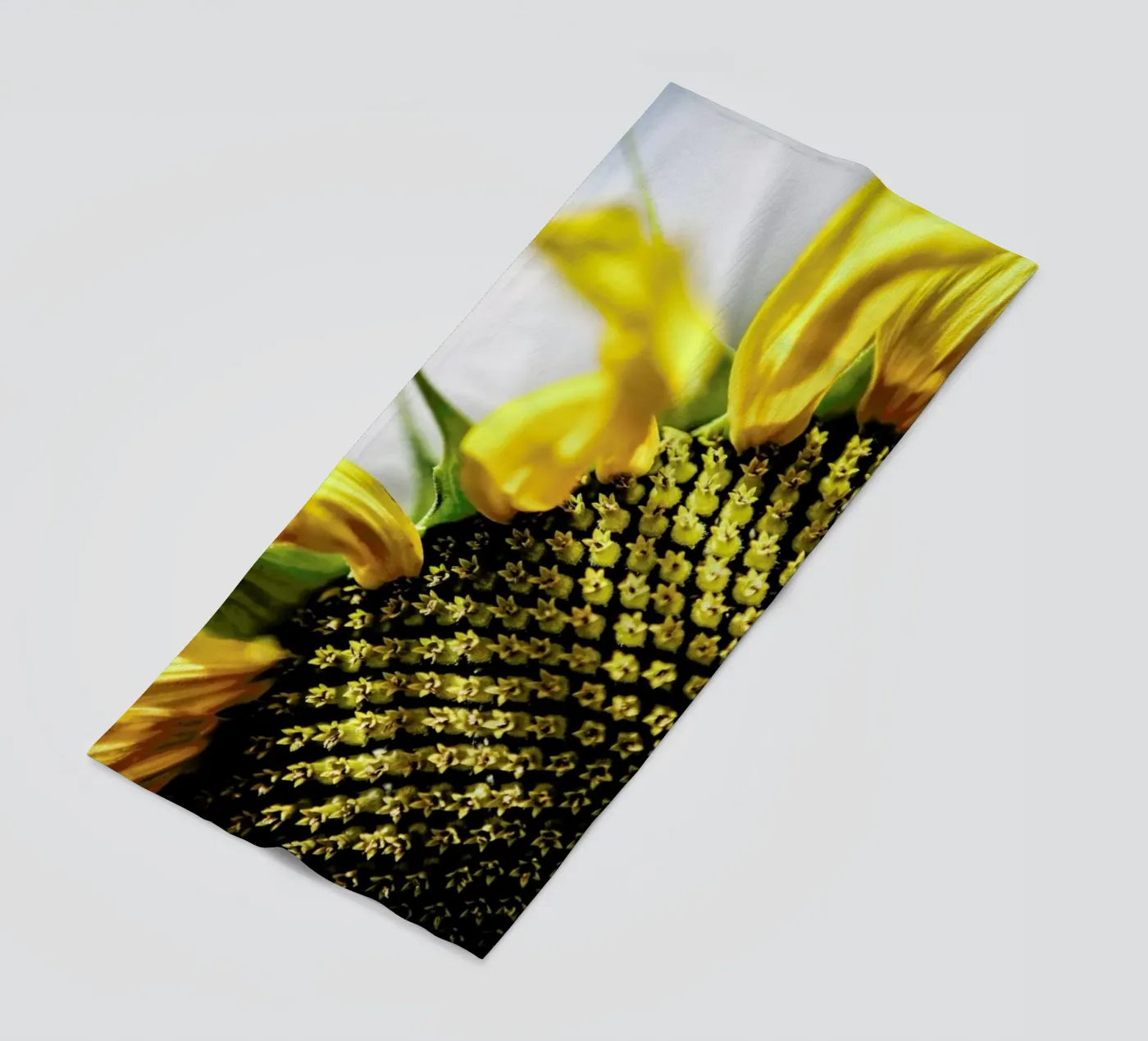 Sunflower strandhanddoek van Shot By Clint