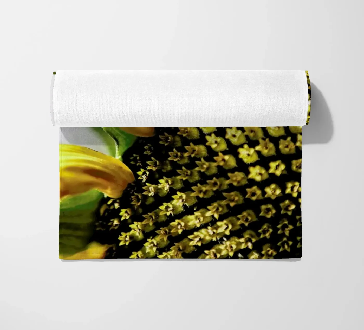 Sunflower strandhanddoek van Shot By Clint