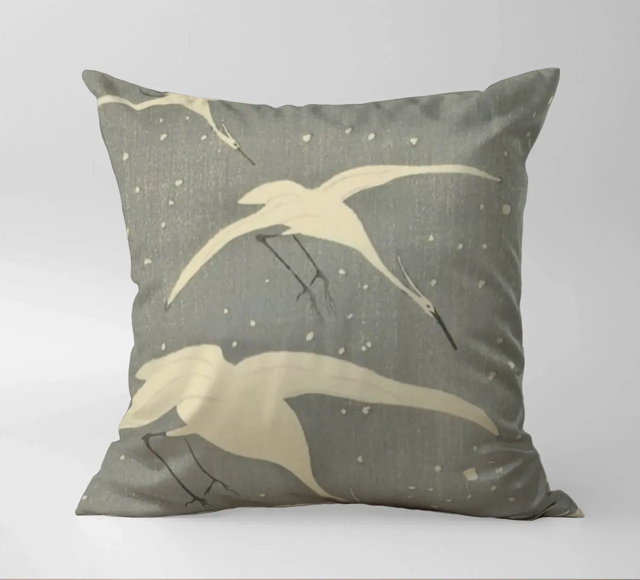 Egrette in discesa sulla neve - Ohara Koson cuscino da William Store
