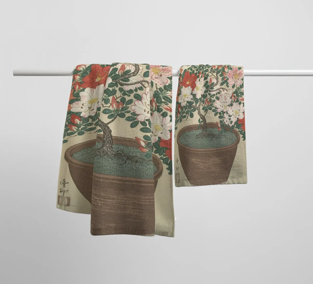 Azalea in fiore in vaso marrone - Ohara Koson asciugamano da bagno da William Store