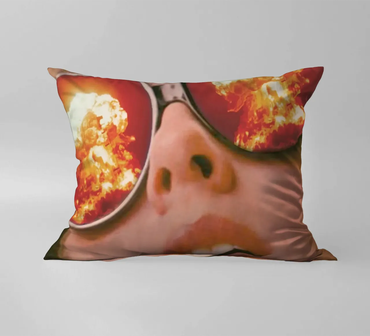 Oops. (The Explosion) cuscino da MsGonzalez