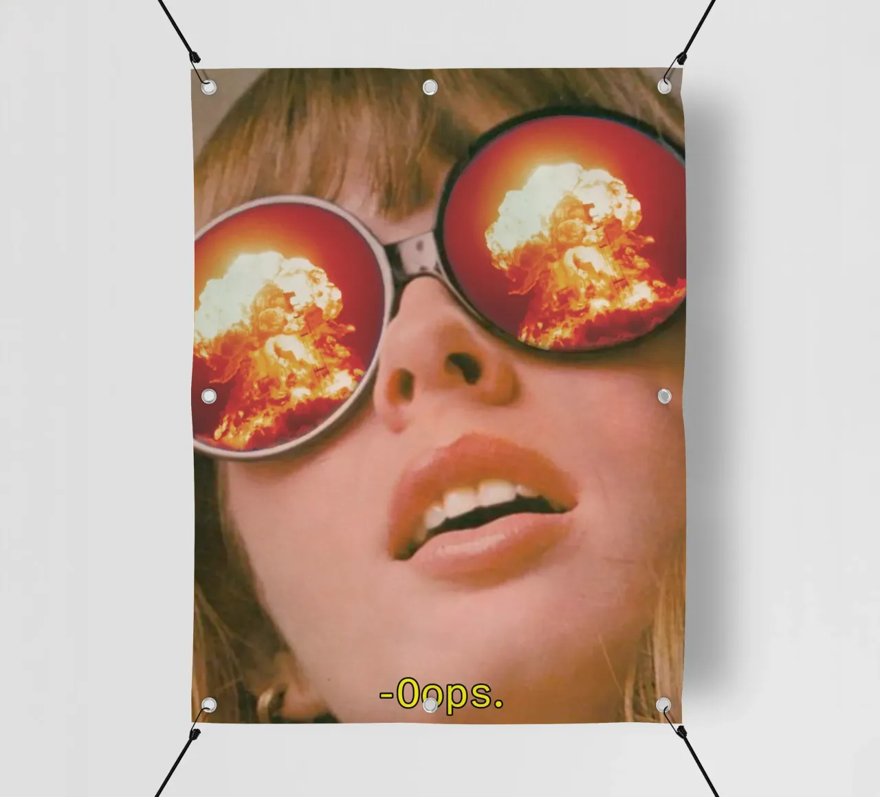 Oops. (The Explosion) telo in pvc da MsGonzalez