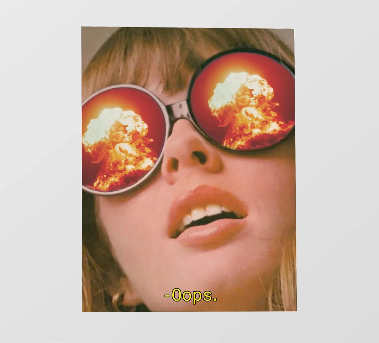 Oops. (The Explosion) telo in pvc da MsGonzalez