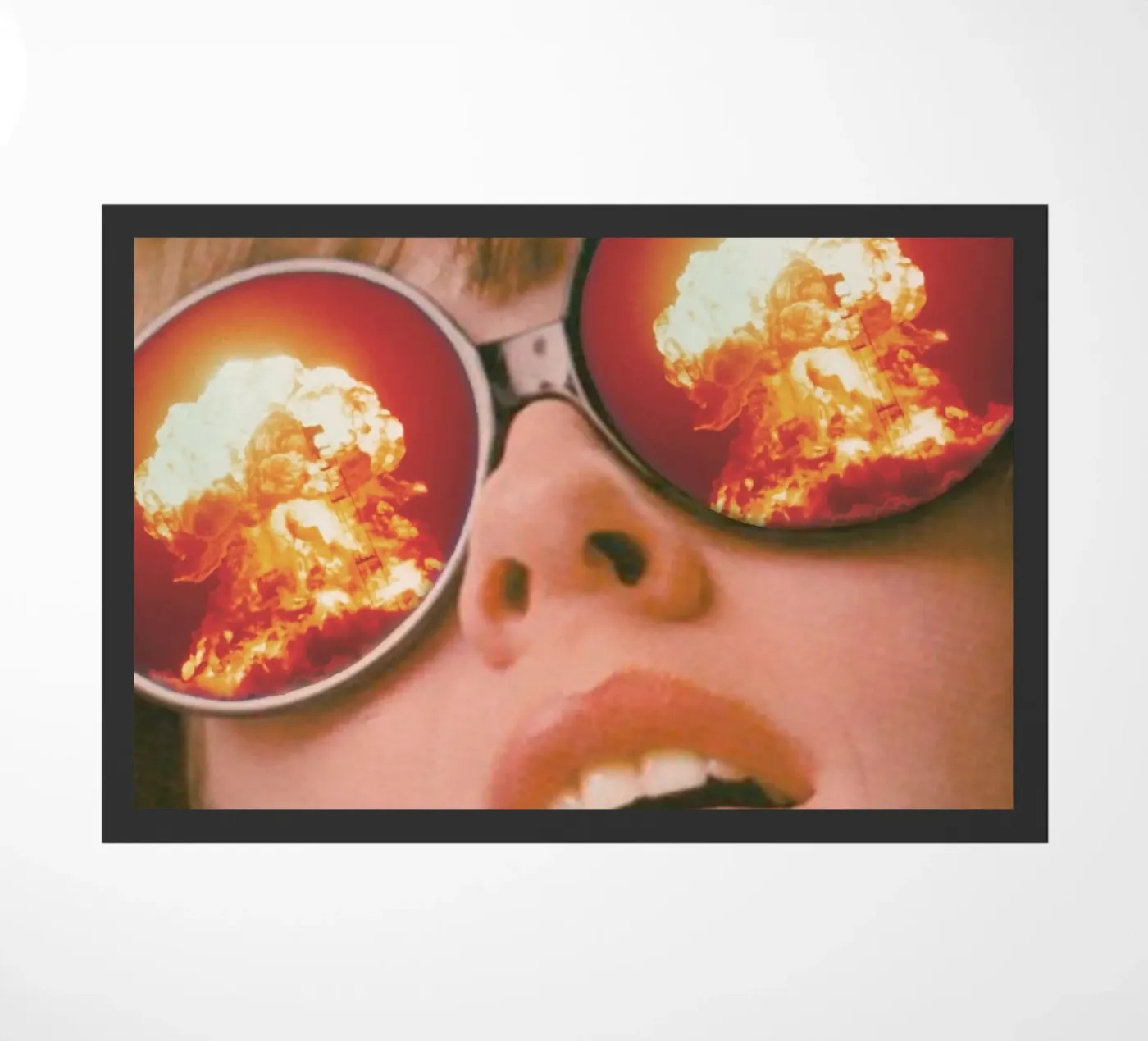 Oops. (The Explosion) deurmat van MsGonzalez