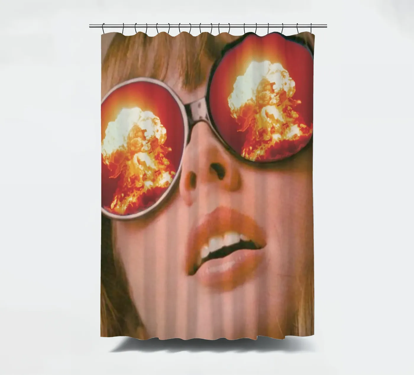 Oops. (The Explosion) douchegordijn van MsGonzalez