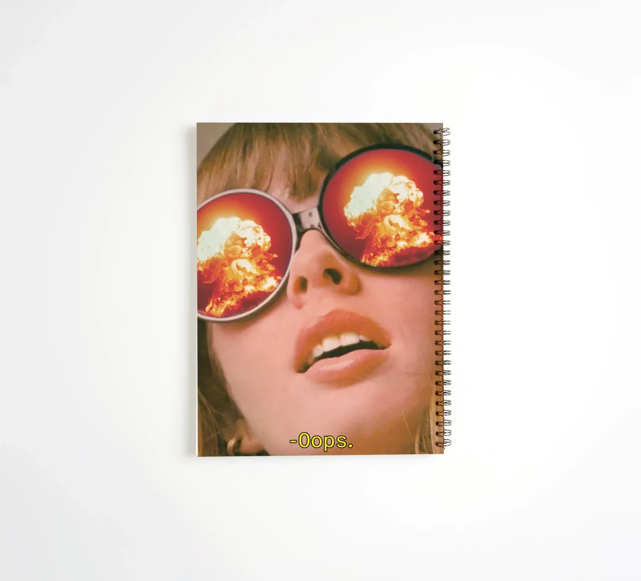 Oops. (The Explosion) diario ad anelli da MsGonzalez