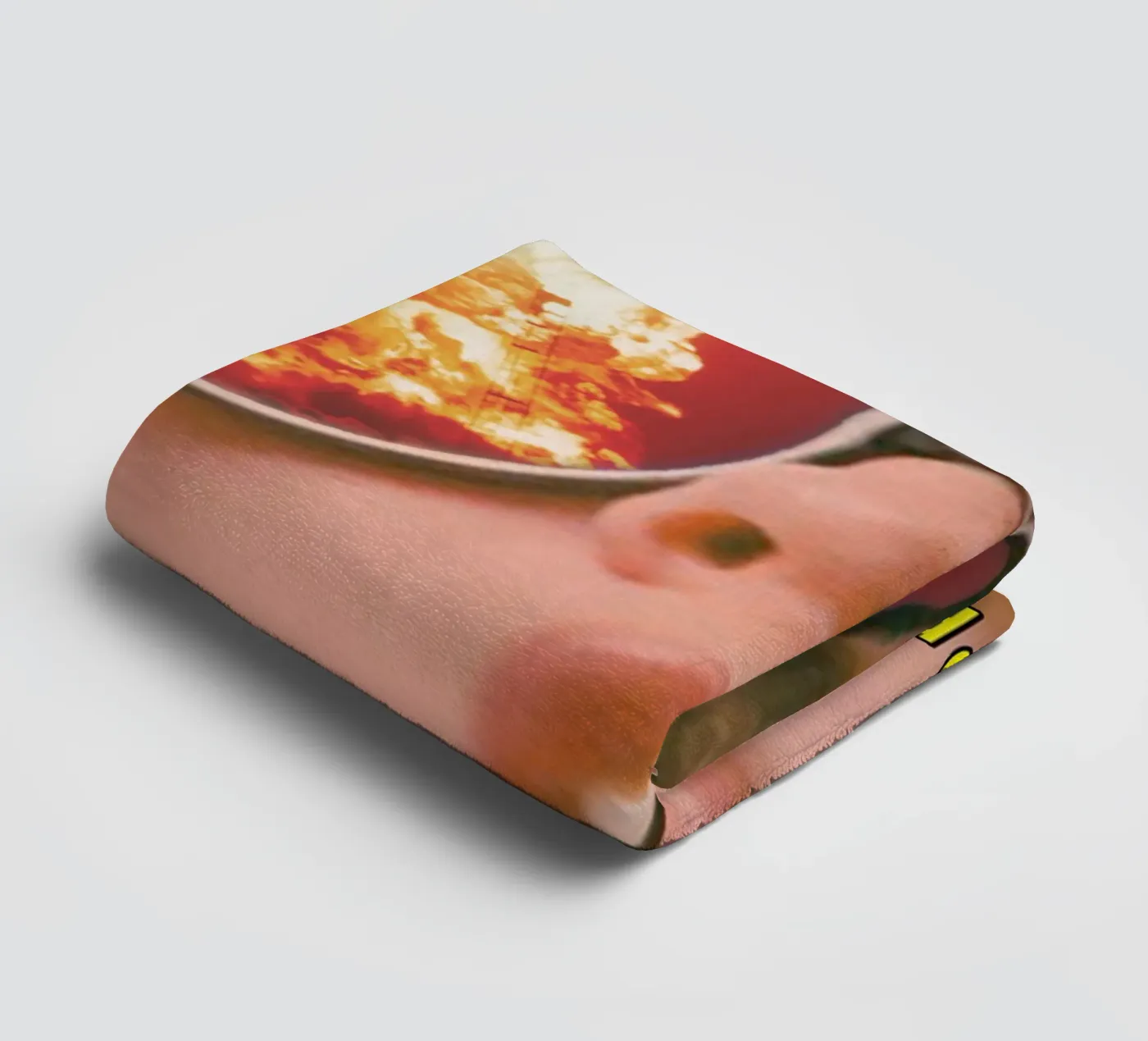 Oops. (The Explosion) badhanddoek van MsGonzalez