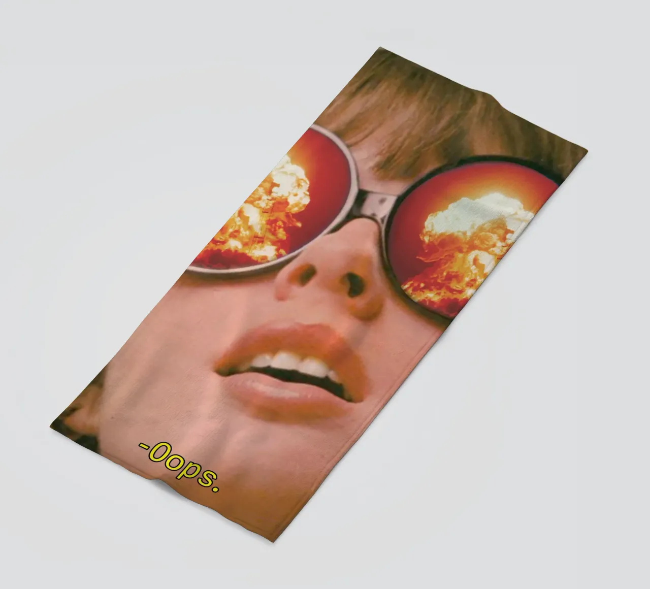 Oops. (The Explosion) telo mare da MsGonzalez