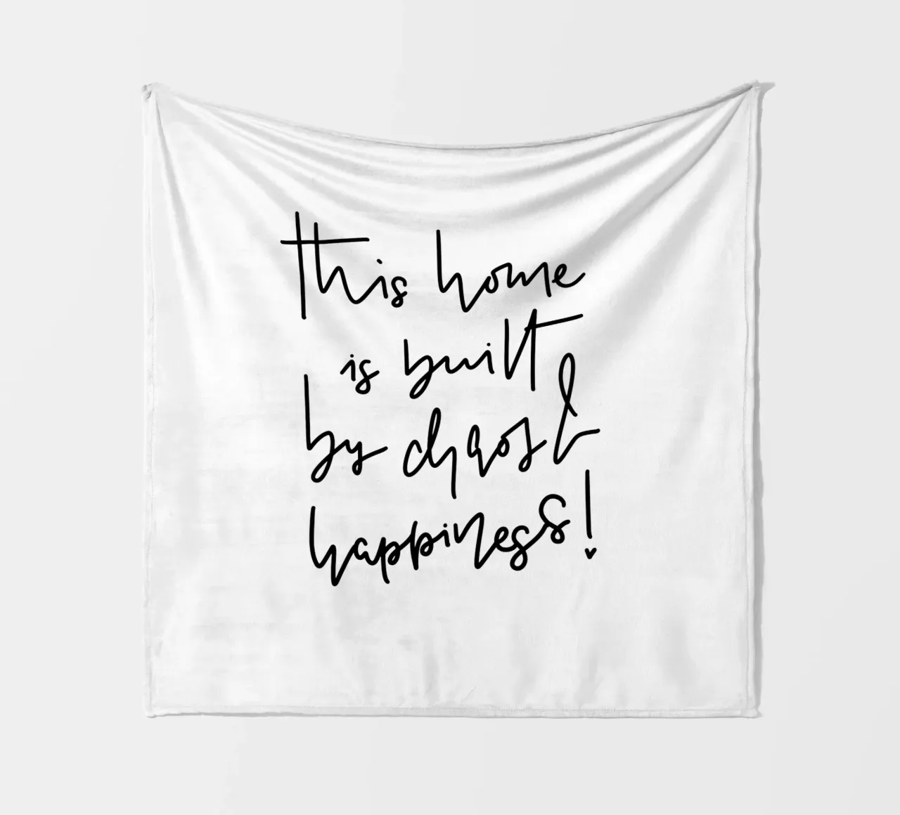 This home is built by chaos & happiness! coperta in pile da LIMITED EDITION LETTERS