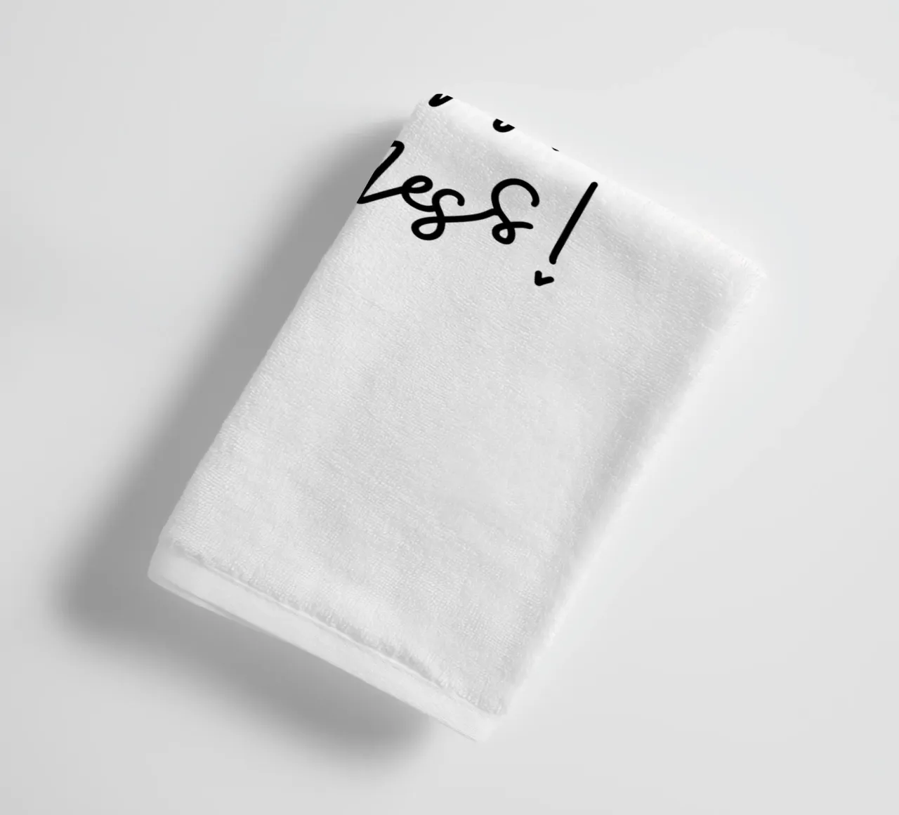 This home is built by chaos & happiness! asciugamano da bagno da LIMITED EDITION LETTERS