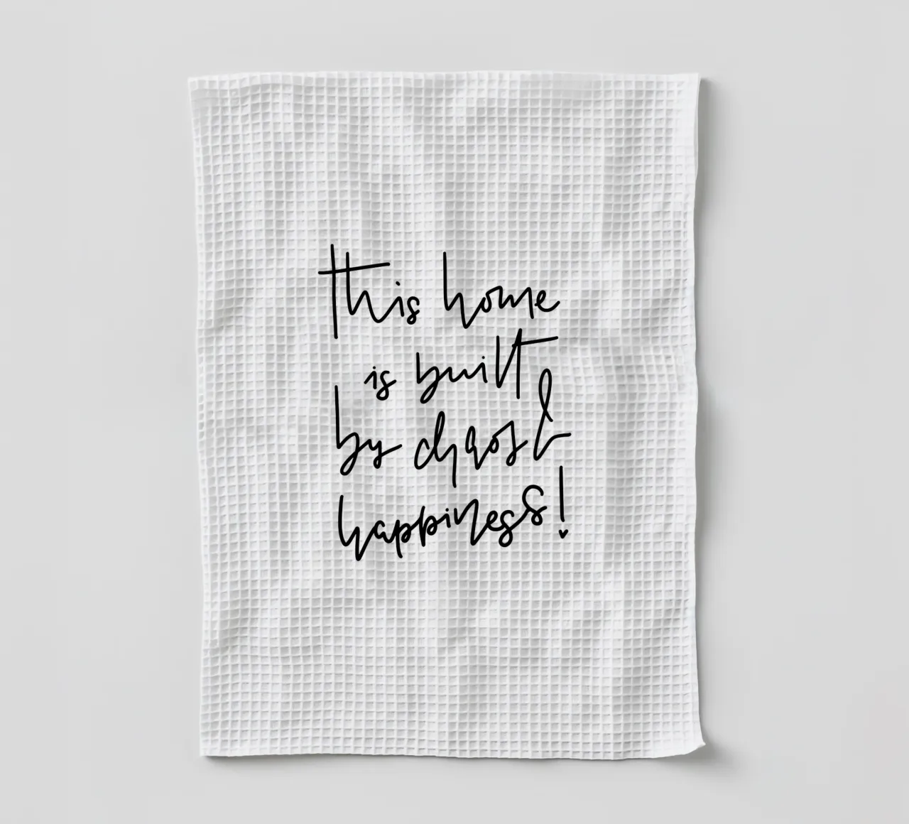 This home is built by chaos & happiness! canovaccio da cucina da LIMITED EDITION LETTERS