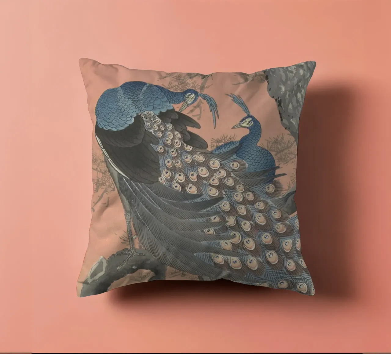 Deux paons sur une branche d'arbre - Ohara Koson coussin de William Store