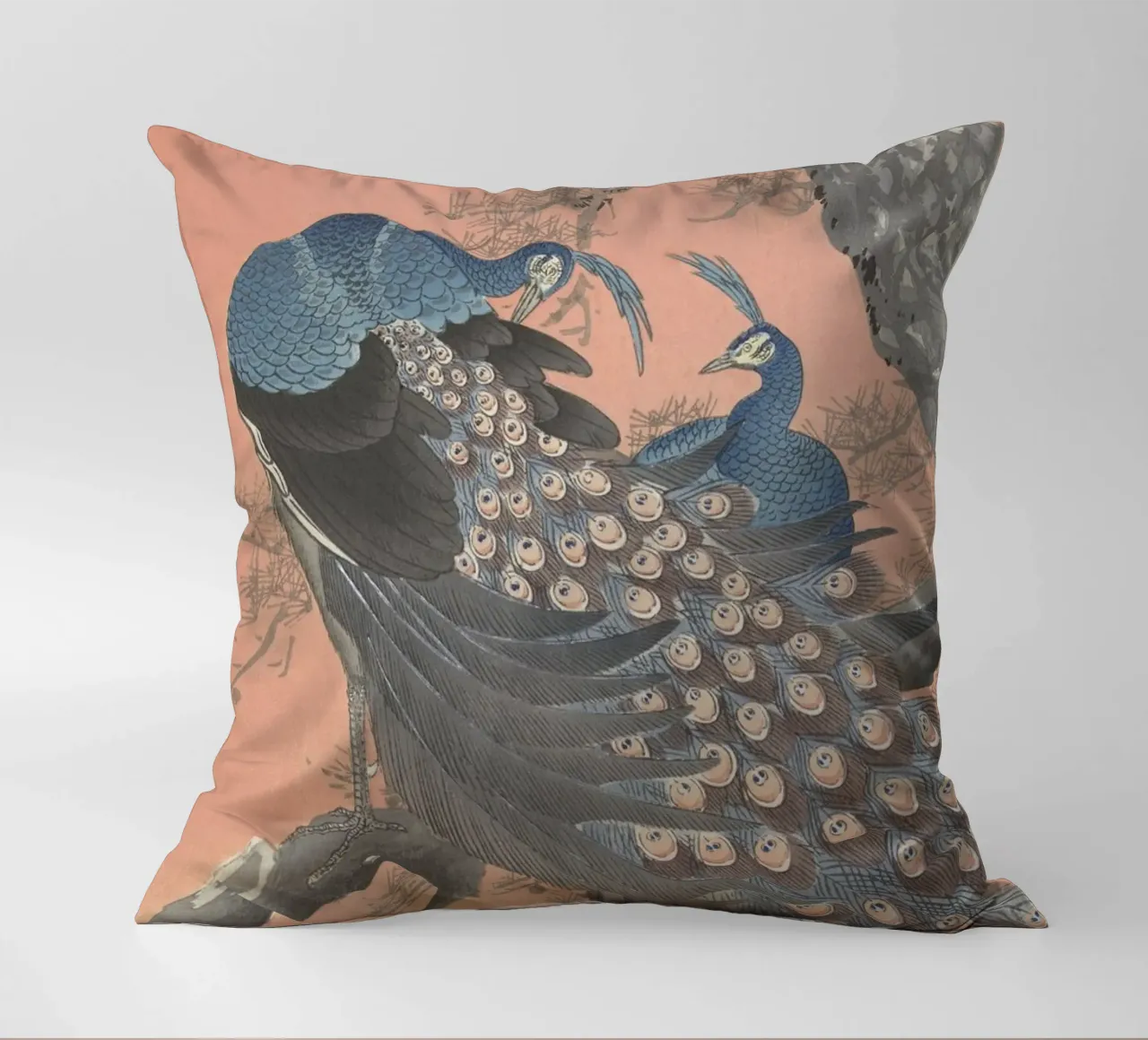 Deux paons sur une branche d'arbre - Ohara Koson coussin de William Store