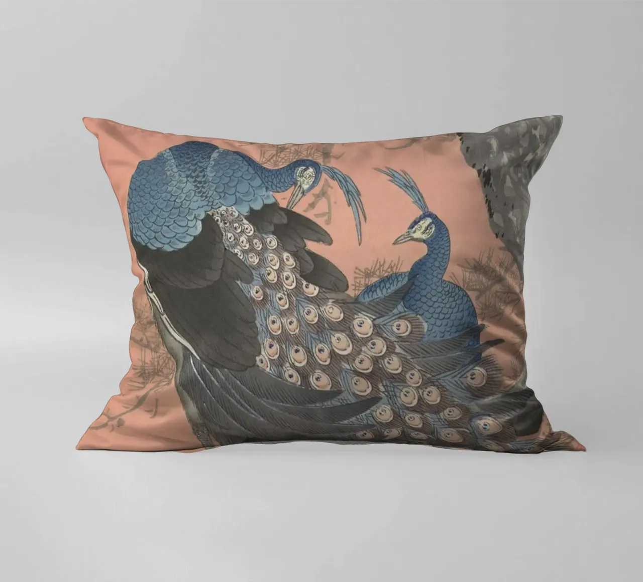 Deux paons sur une branche d'arbre - Ohara Koson coussin de William Store