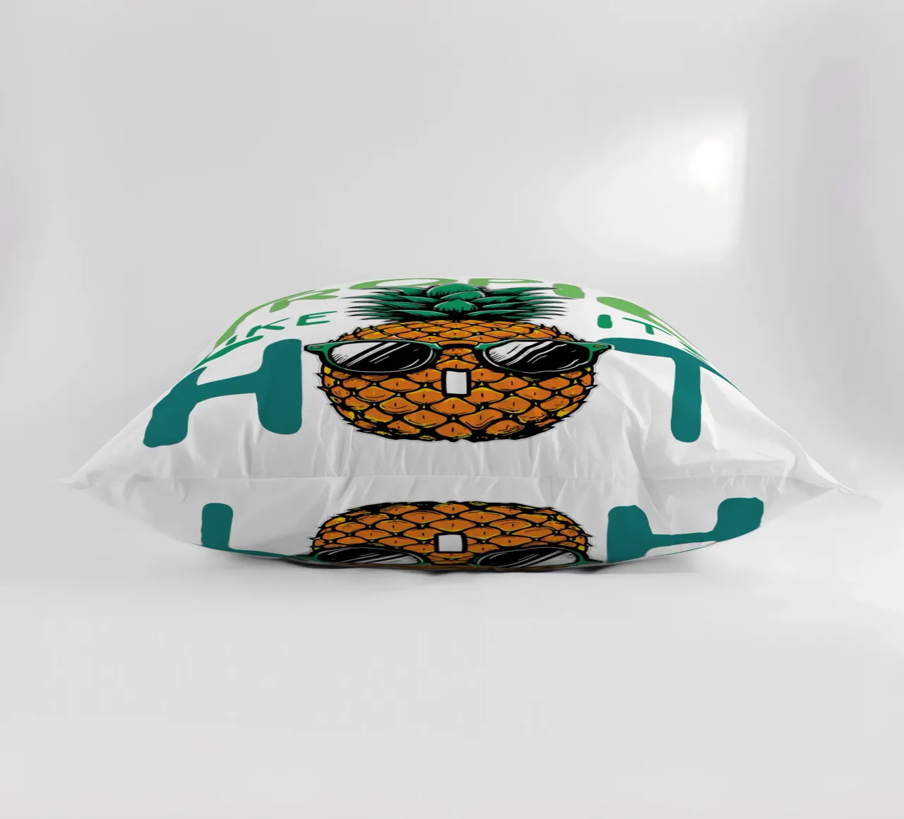 Tropic like it's hot cuscino da edsonramosart