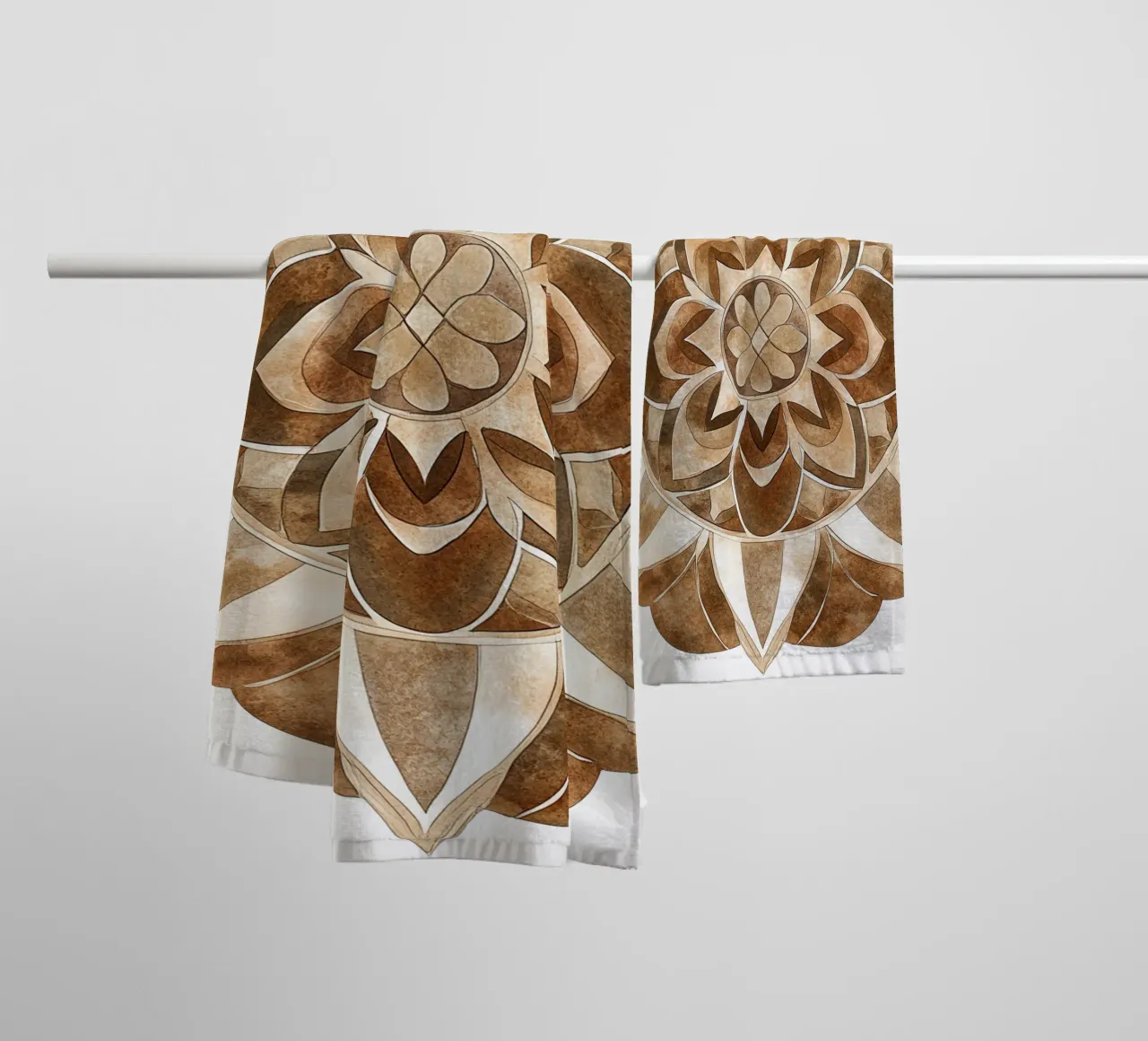 Mandala di moka ad acquerello asciugamano da bagno da Spiritual Touch