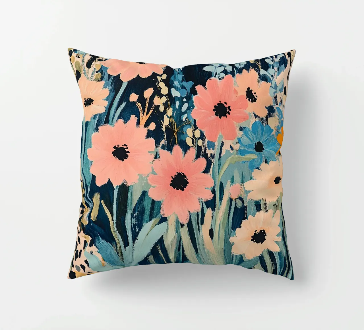Fiori di leopardo cuscino da Nikis Art Studio