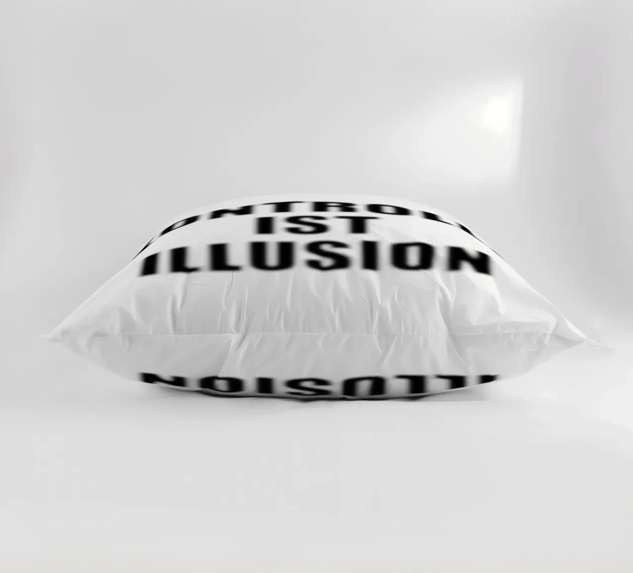Kontrolle Ist Illusion cuscino da Hey Vincent
