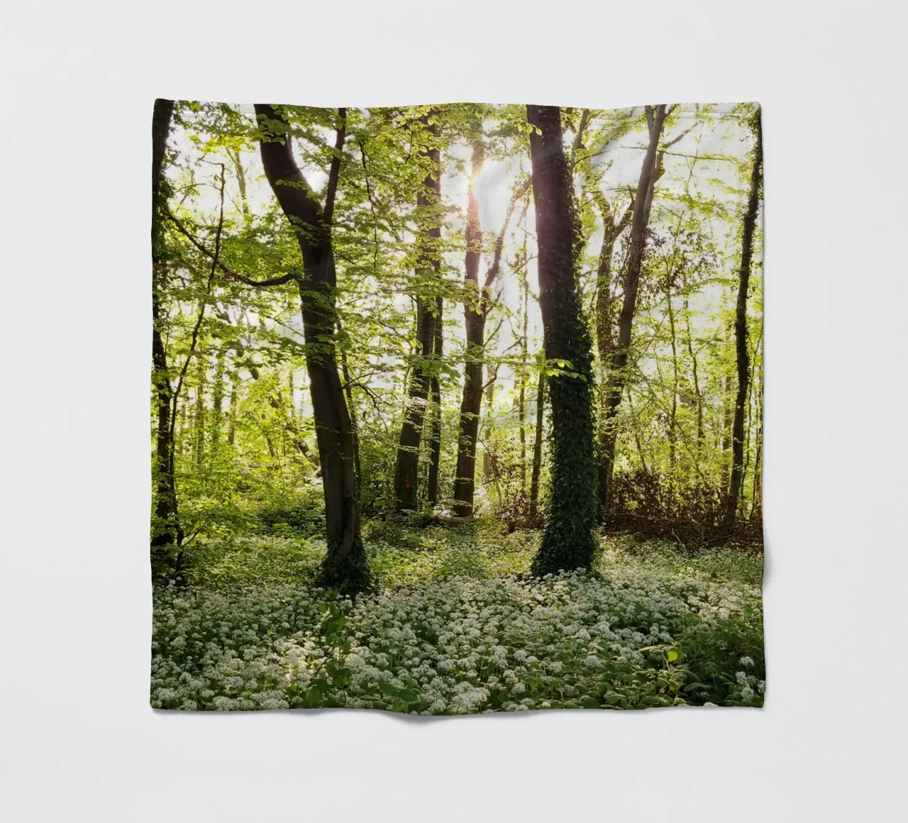 Coucher de soleil entre les arbres fleece blanket by Estelle Création