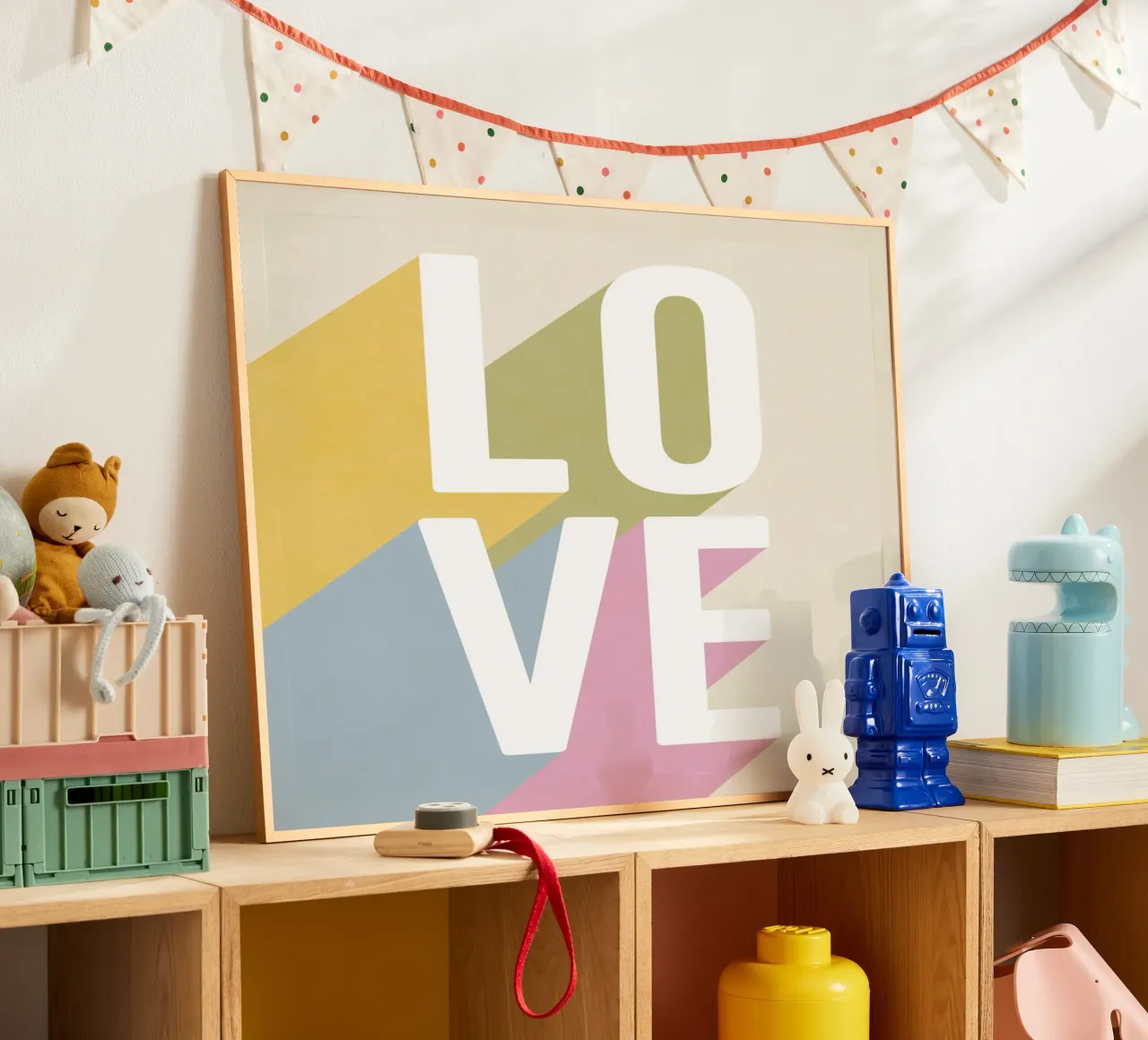Retro 'LOVE' pastelkleurige schaduwen hahnemühle van Dominique Vari Words