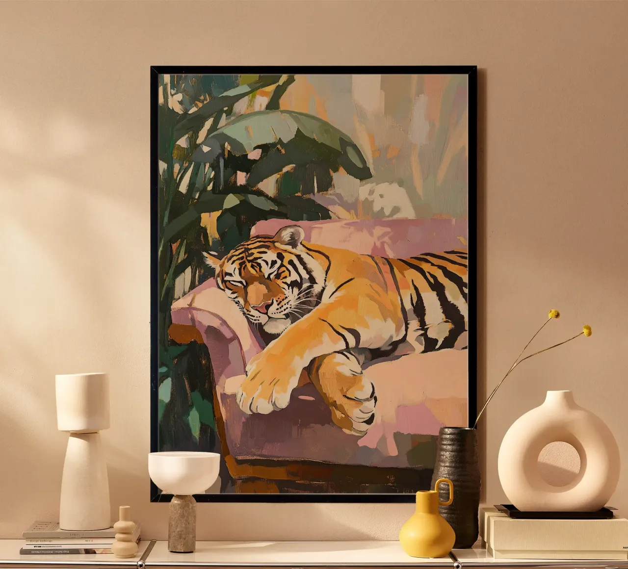 La tigre sul divano poster con telaio in alluminio da Nikis Art Studio