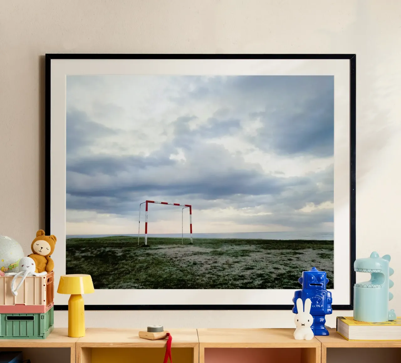 Beach Ball poster con telaio in legno da Sattrup & Høst