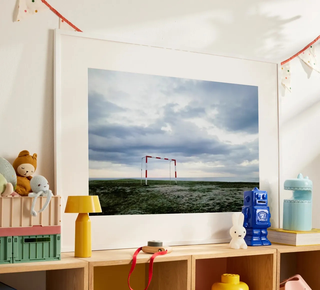 Beach Ball poster con telaio in legno da Sattrup & Høst