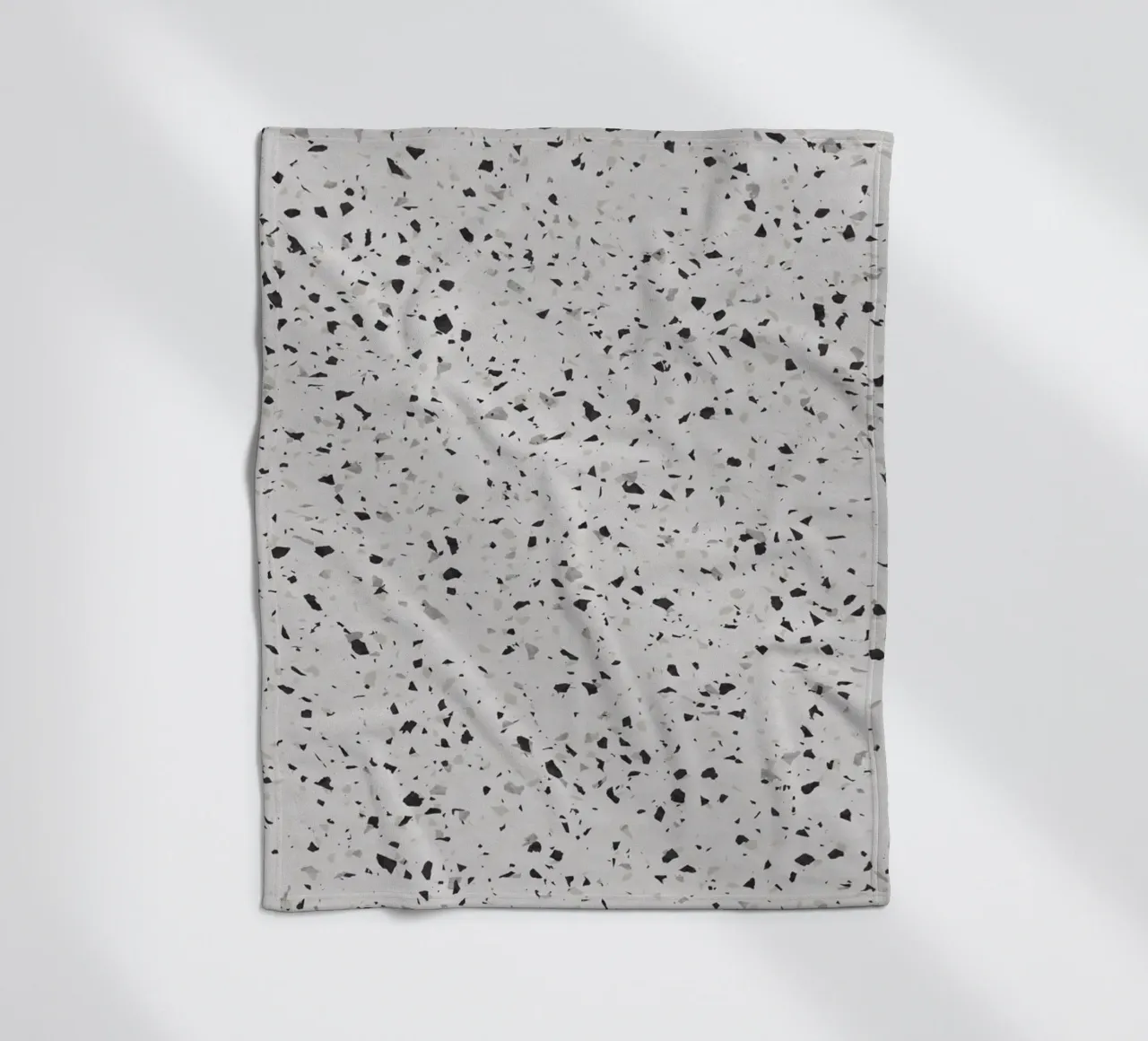 Schwarzer und weißer Terrazzo Fleecedecke von amini54