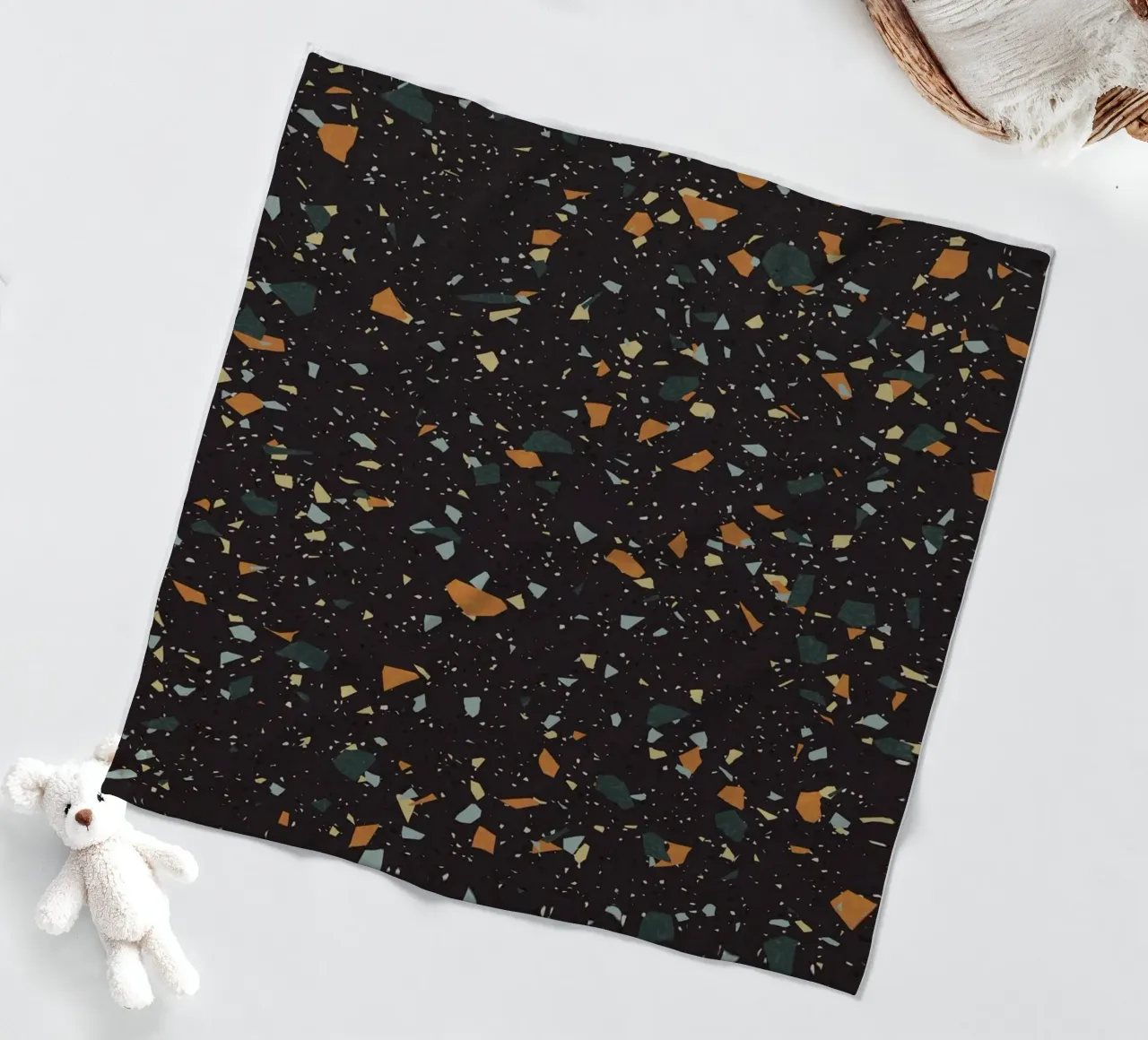 Terrazzo nero, verde acqua e arancione coperta in pile da amini54