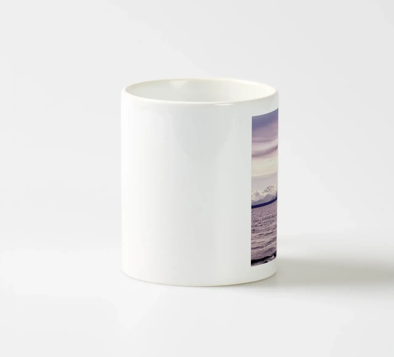 On the Other Side tazza in ceramica da Robin Delean