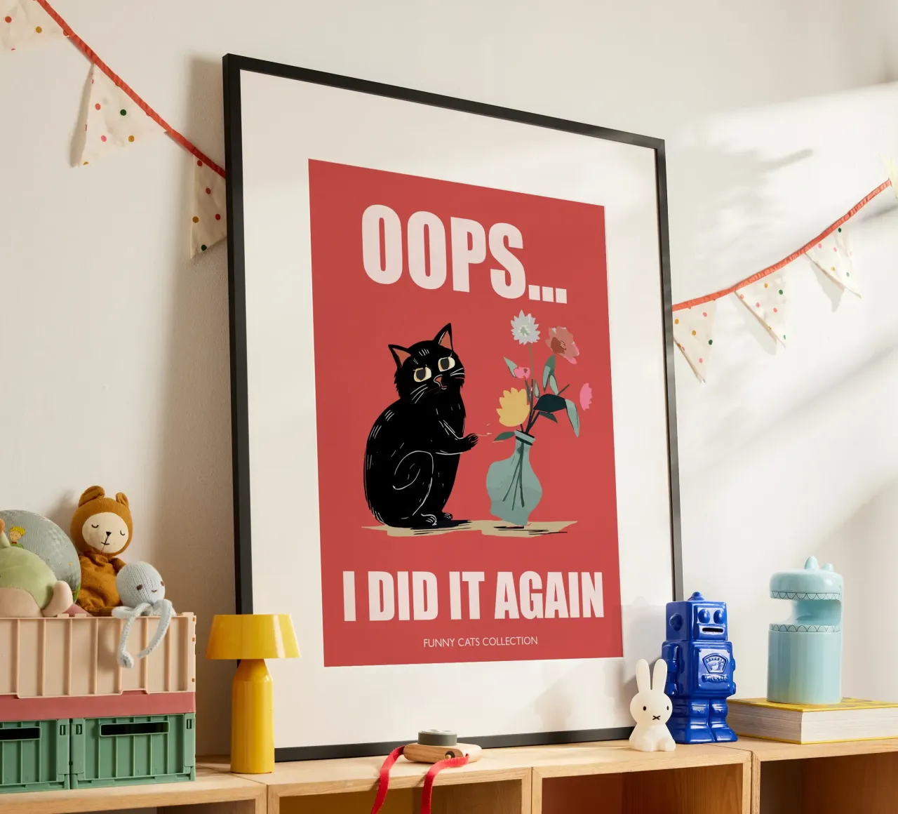 "Oops I did it again" Chat noir avec vase à fleurs poster avec cadre en aluminium de Peaches Art Prints