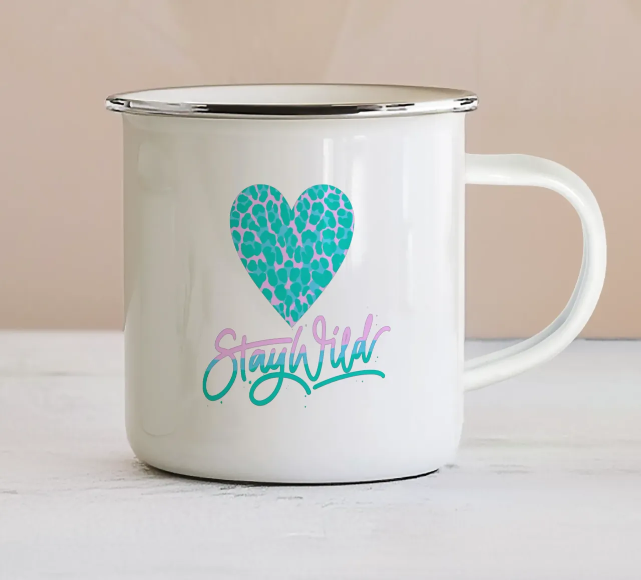 Stay Wild. Stampa Leo in rosa e turchese tazza in smalto da CalliLetters