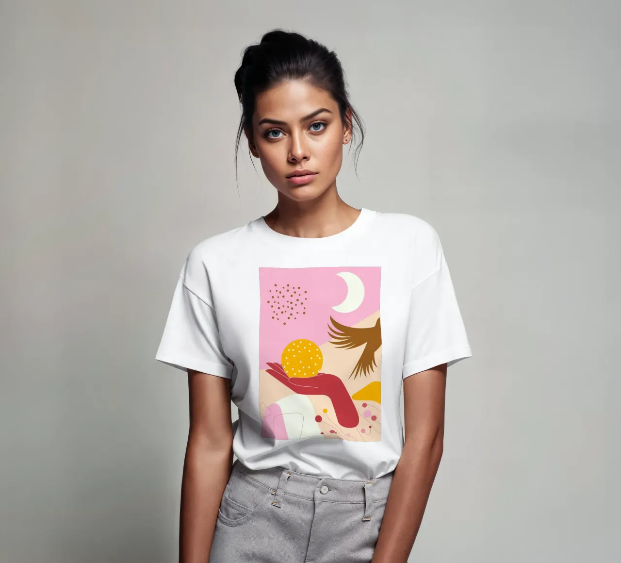 Sfera di uccelli a mano t-shirt da Demar Galleria