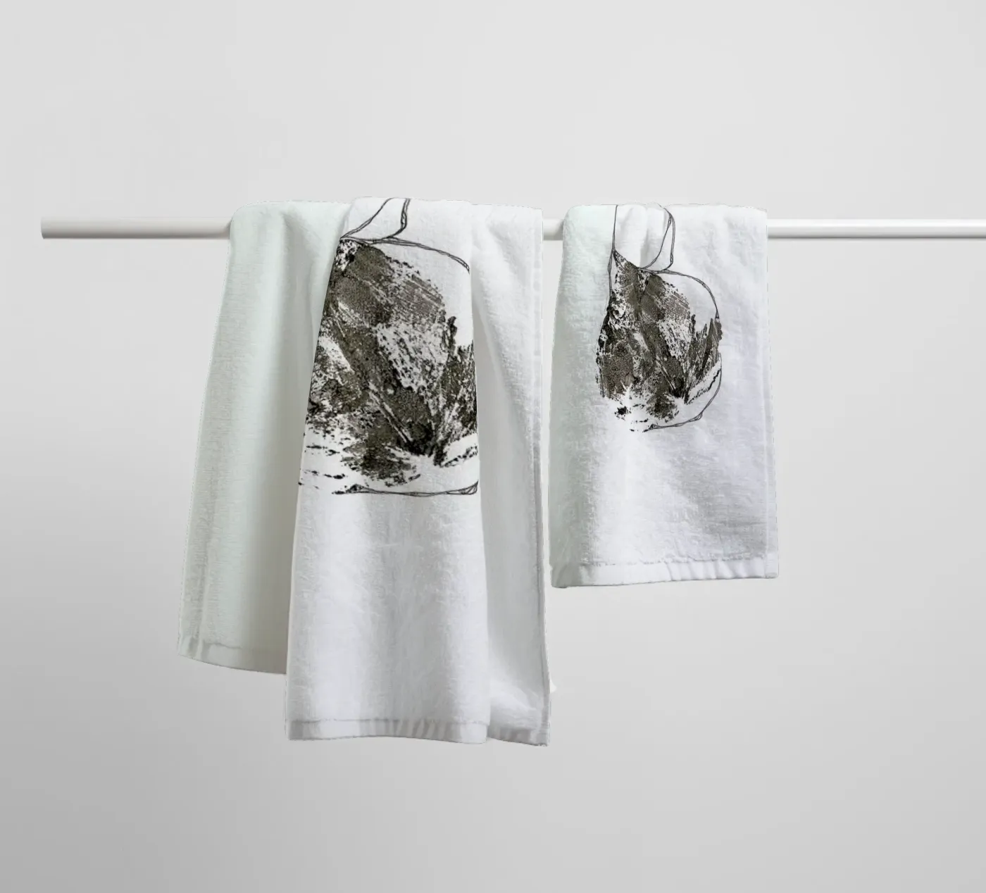 B badhanddoek van Marina Guiu