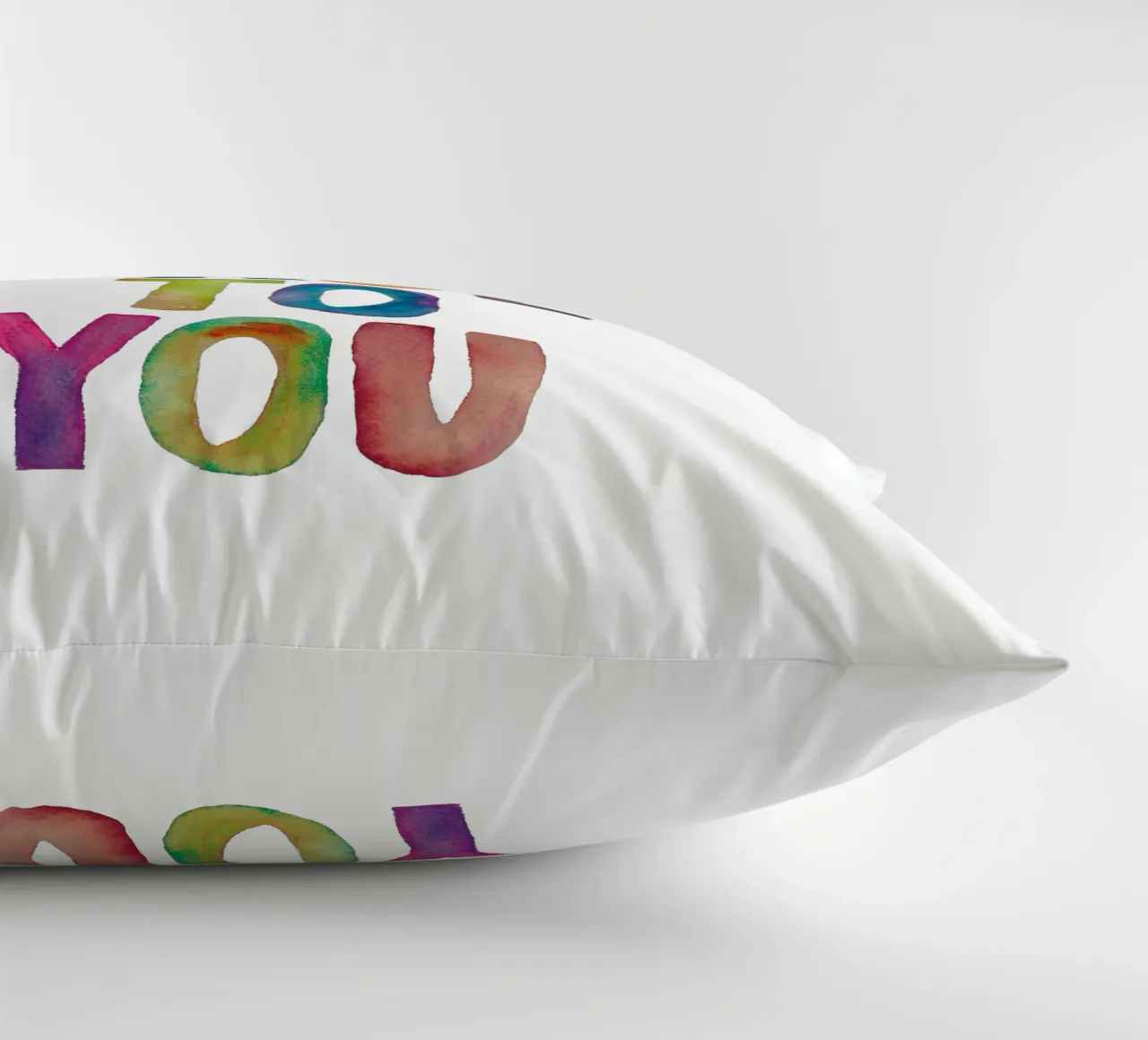 Be True to You - Design tipografico arcobaleno per bambini cuscino da THE MOTIVATED TYPE