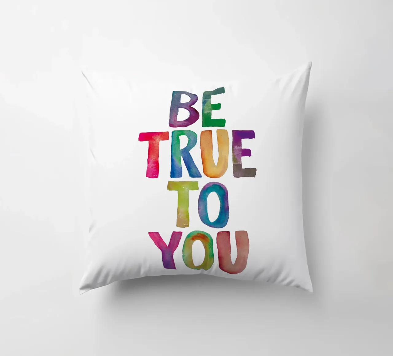Be True to You - Design tipografico arcobaleno per bambini cuscino da THE MOTIVATED TYPE