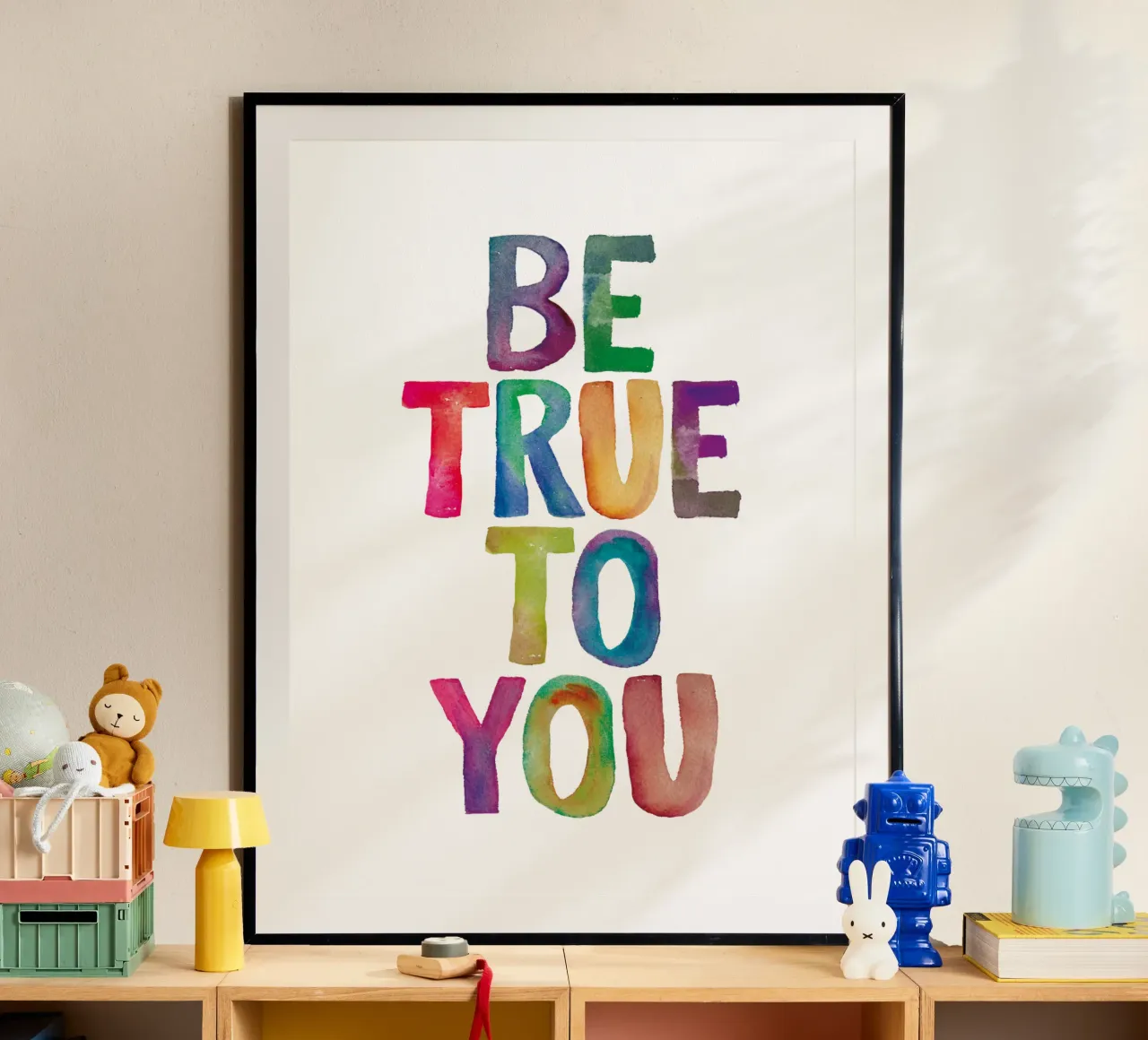 Be True to You - Design tipografico arcobaleno per bambini carta hahnemühle da THE MOTIVATED TYPE