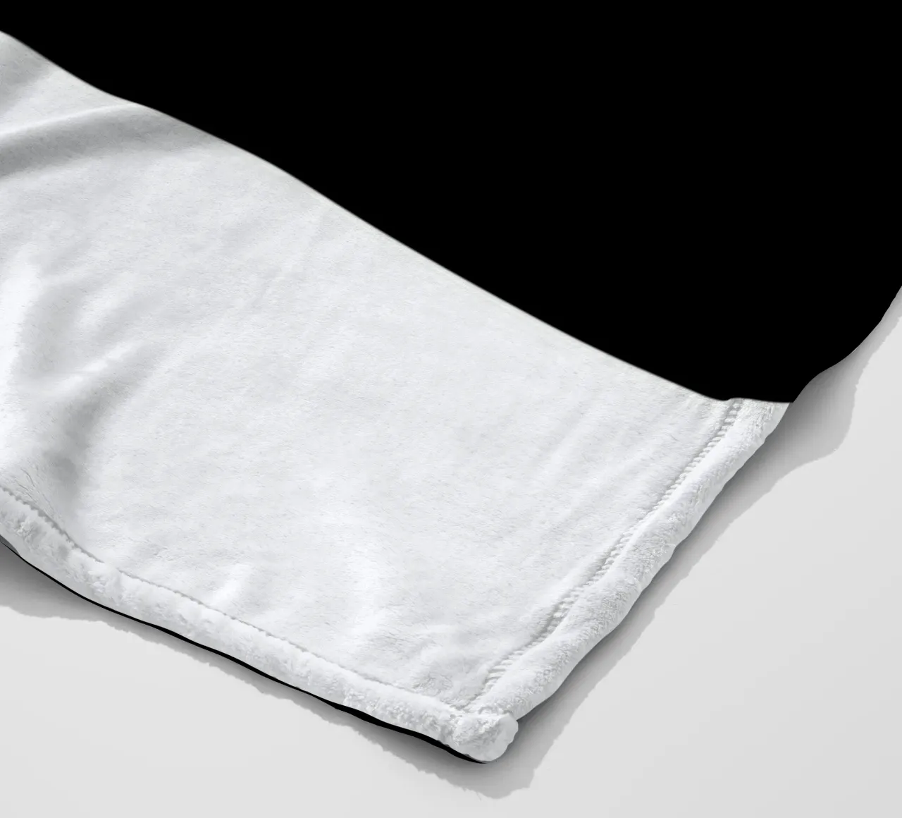 S - Suprematism coperta in pile da The True Type