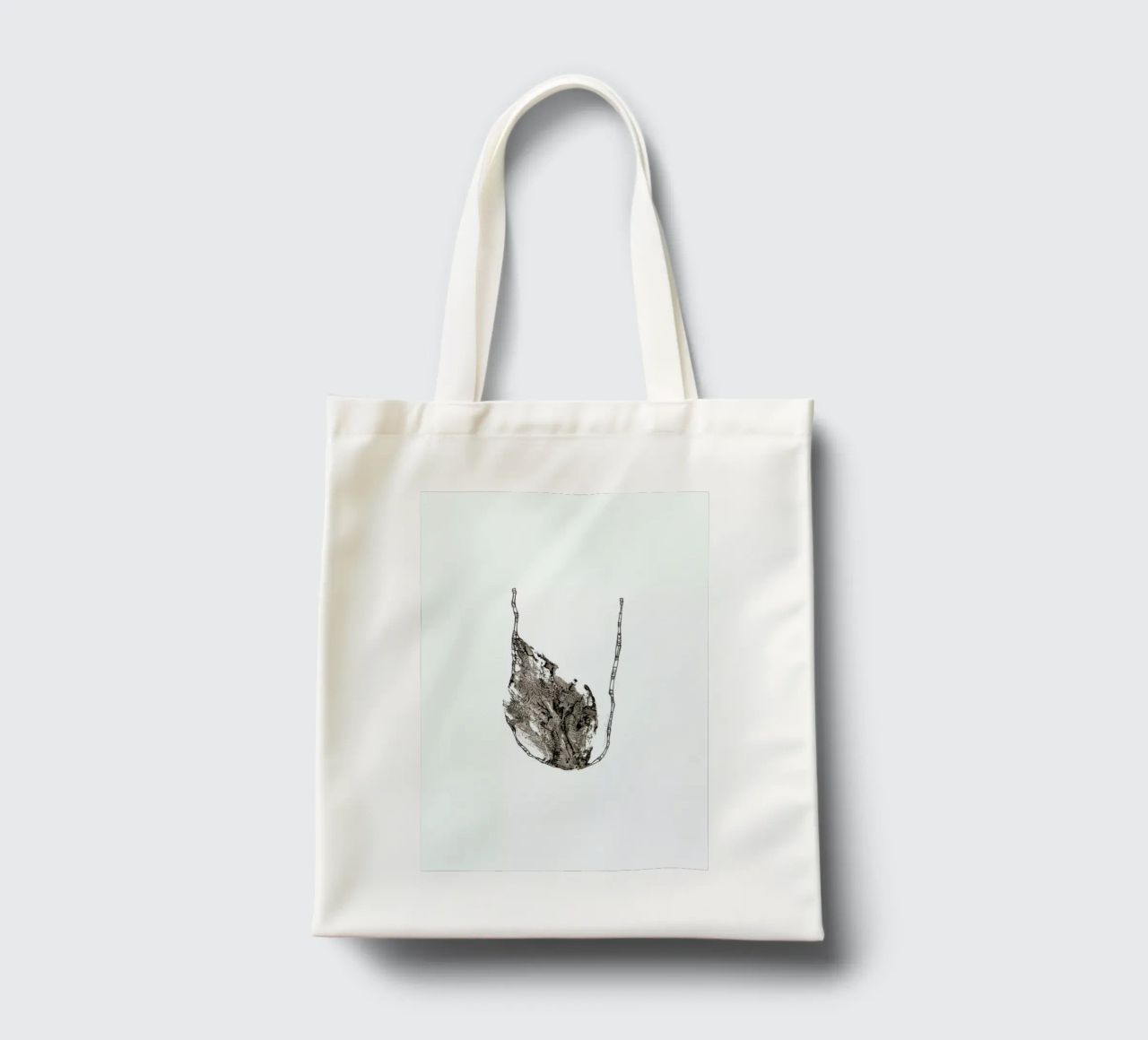 U tote bag by Marina Guiu