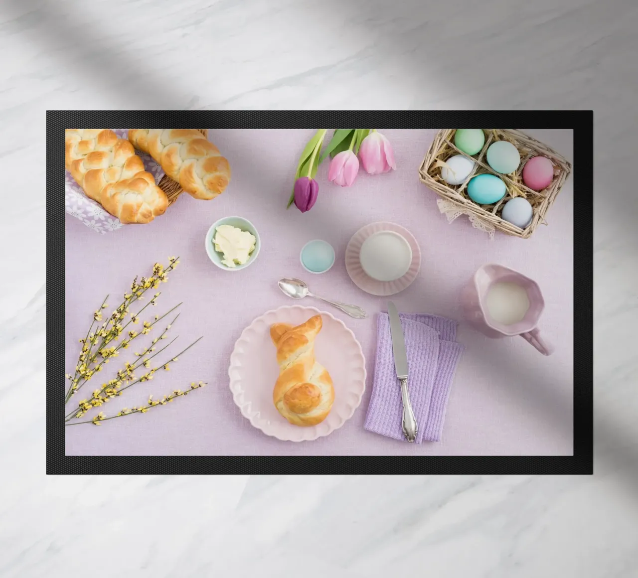 Brunch pasquale con pane a treccia e uova colorate zerbino da foodphotolove