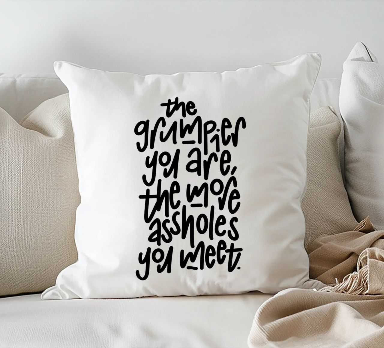 Grumpy cuscino da LIMITED EDITION LETTERS