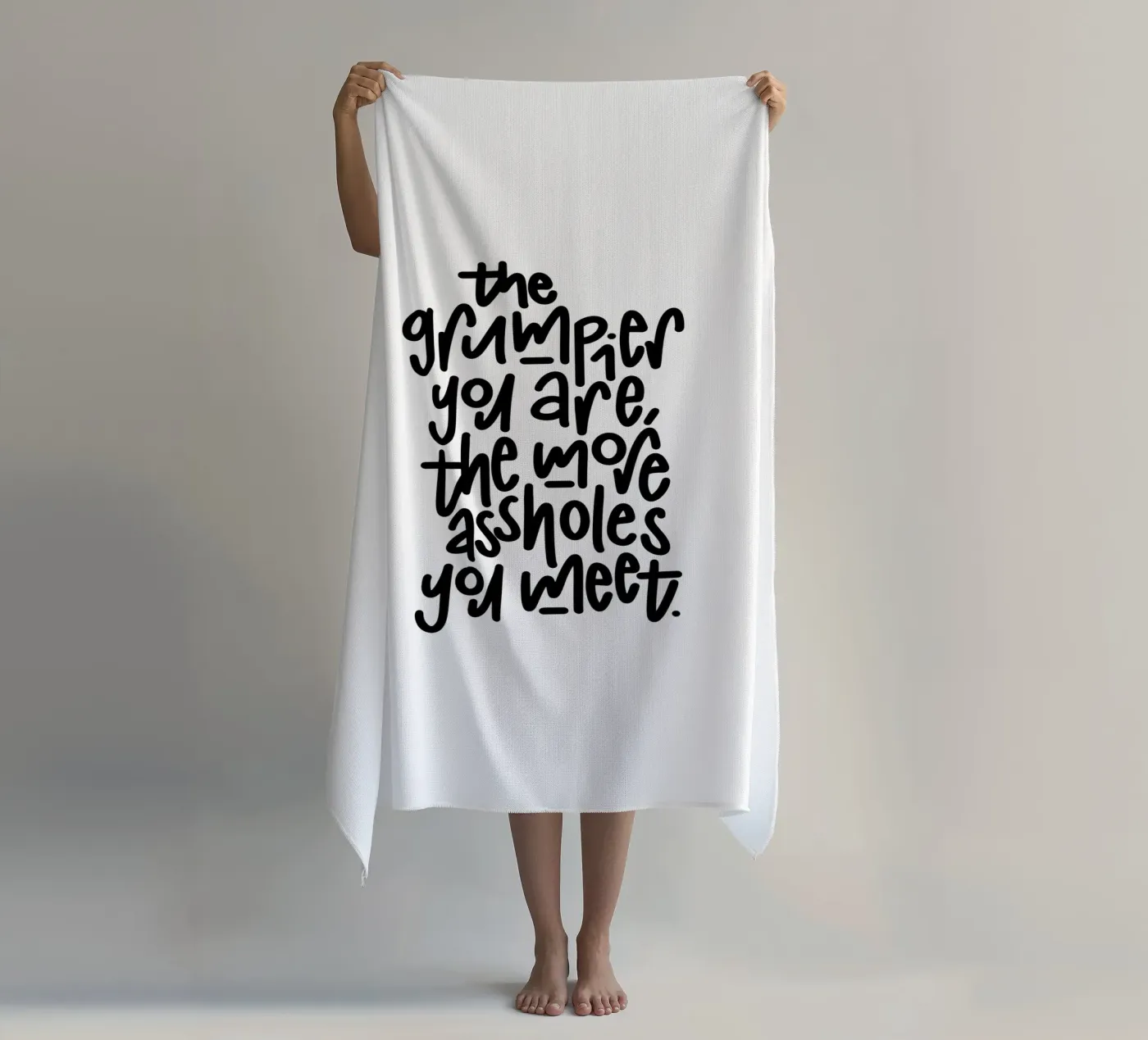 Grumpy Strandtuch von LIMITED EDITION LETTERS