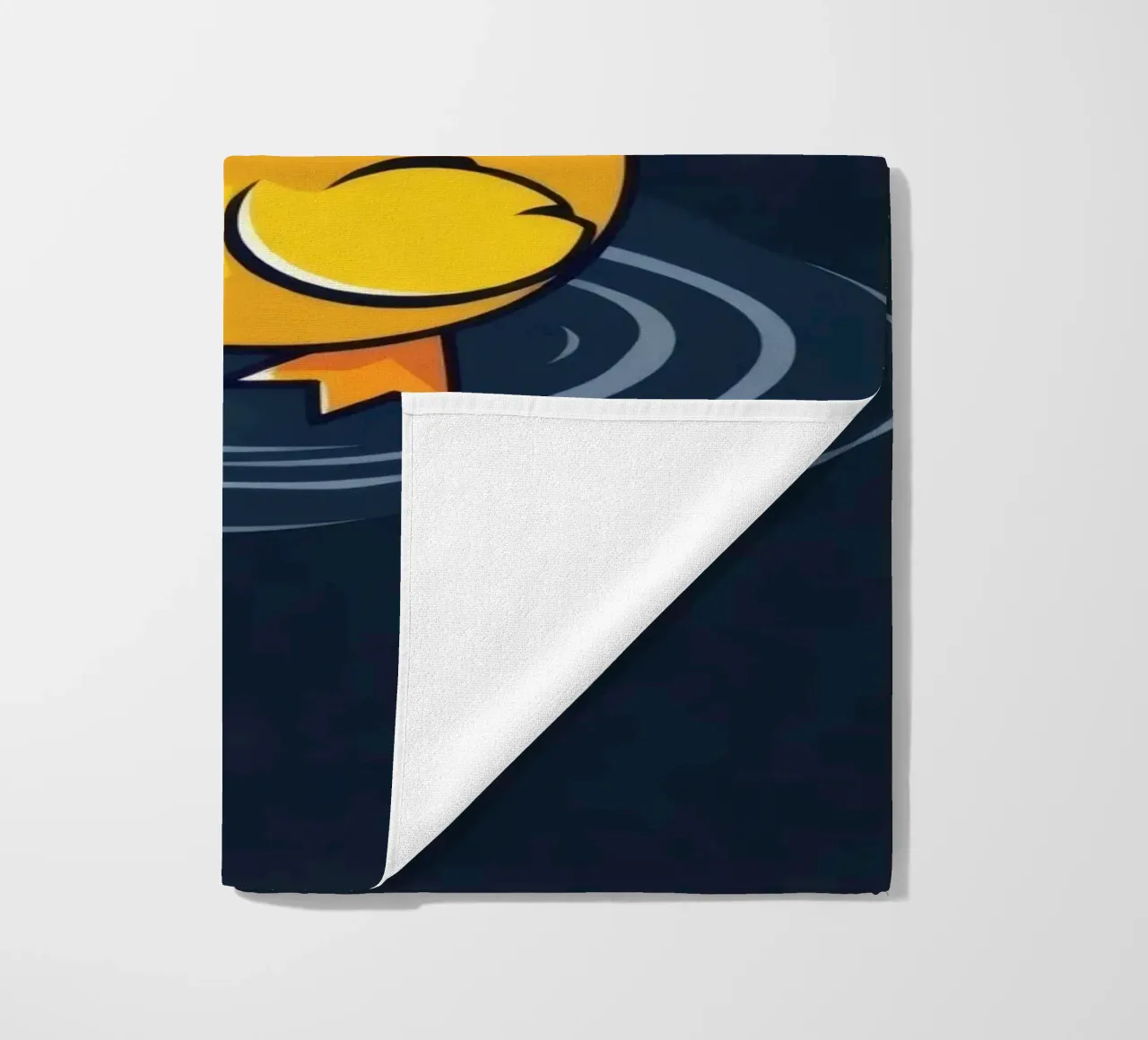 Anatra colorata con cappello blu galleggia nell'acqua increspata telo mare da DesignDoodle