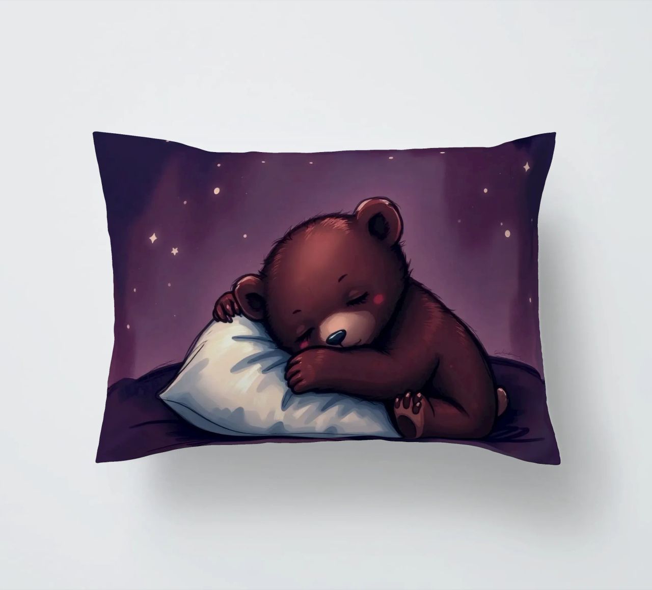 Un mignon ours brun câline un oreiller sous un ciel étoilé coussin de DesignDoodle